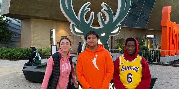 Santi and his Host mom and Brother befor a Milwaukee Bucks Game